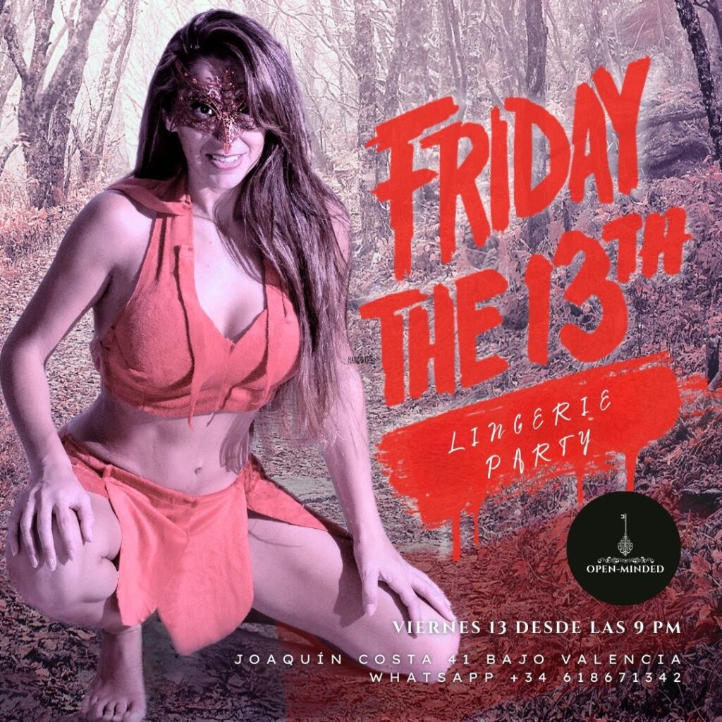 Mujer enmascarada con lencería roja en un bosque, promoviendo la fiesta “Friday the 13th Lingerie Party” en un club swinger