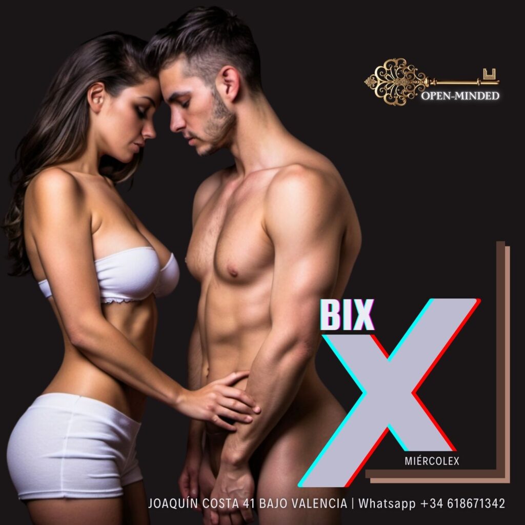 Hombre y mujer en ropa interior blanca mirándose con complicidad, sobre un fondo oscuro, acompañados del logotipo de MiércoleX BIX y Open-minded