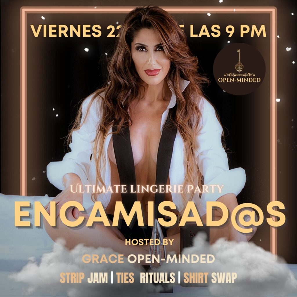 Viernes Ultimate Lingerie Party: Encamisad@s Edition 1 Mujer con camisa negra y lencería en la fiesta swinger de OPEN-MINDED Valencia.